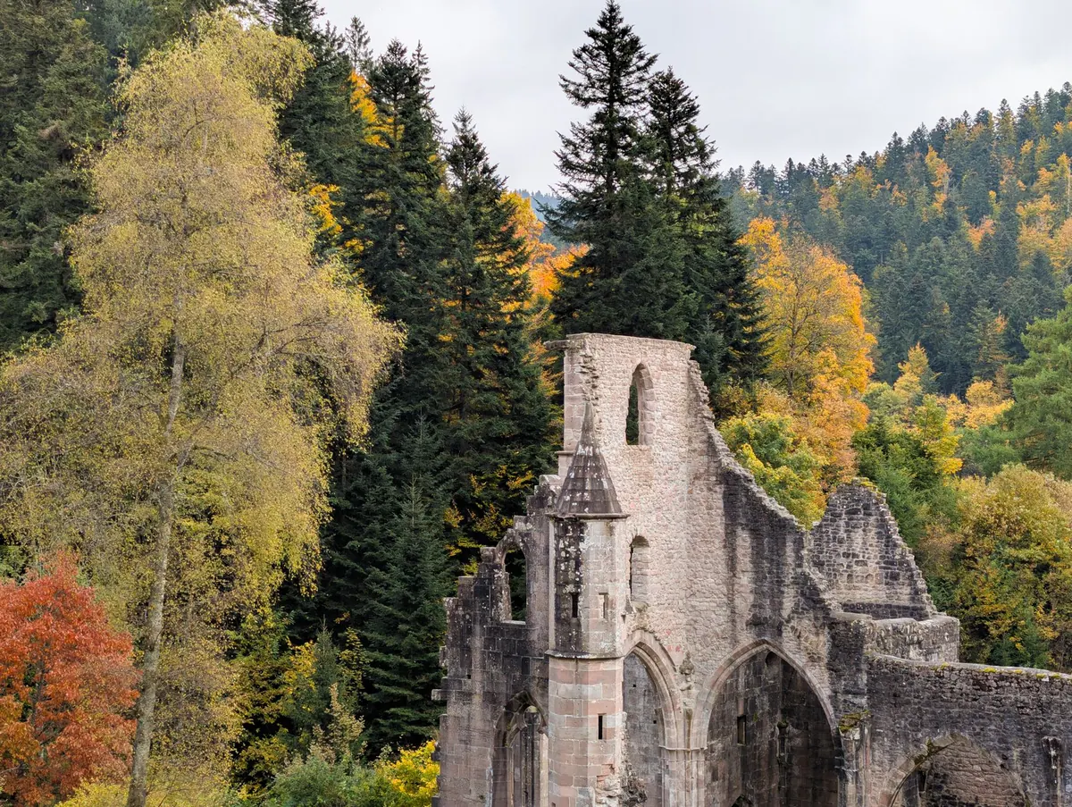 A Beginner's Guide to Glastonbury Abbey and Tor: History, Legends, and Visiting Tips